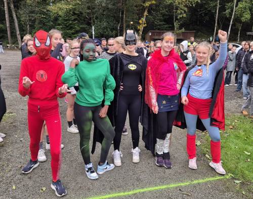 Alle elevane er superhelter - og her er ein gjeng som beviser nettopp det!